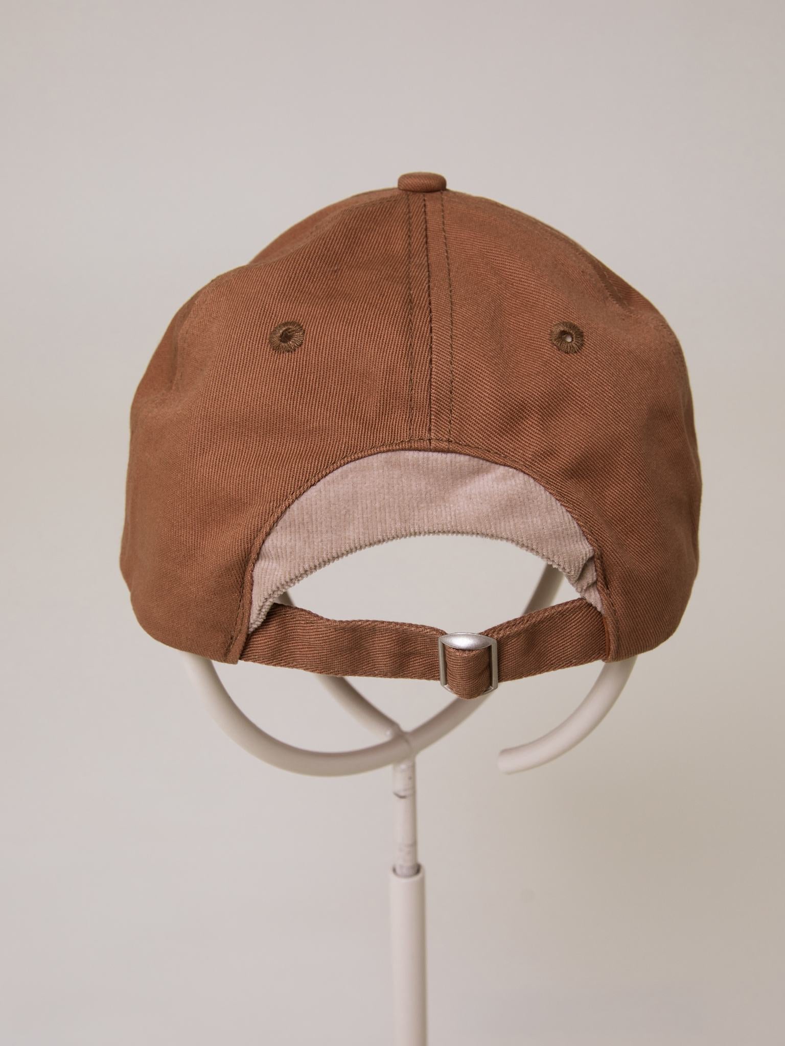 Essence broderet cap - Hazel