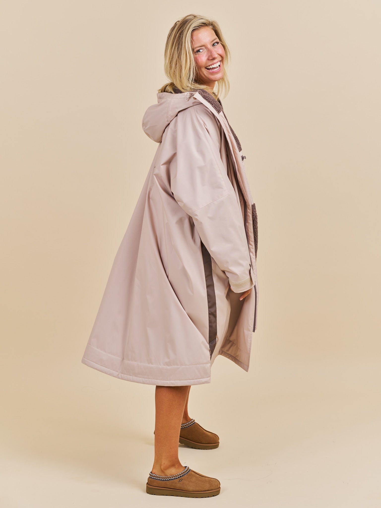 Cartel x Monday Bliss Winterswim Changing Robe - Sand