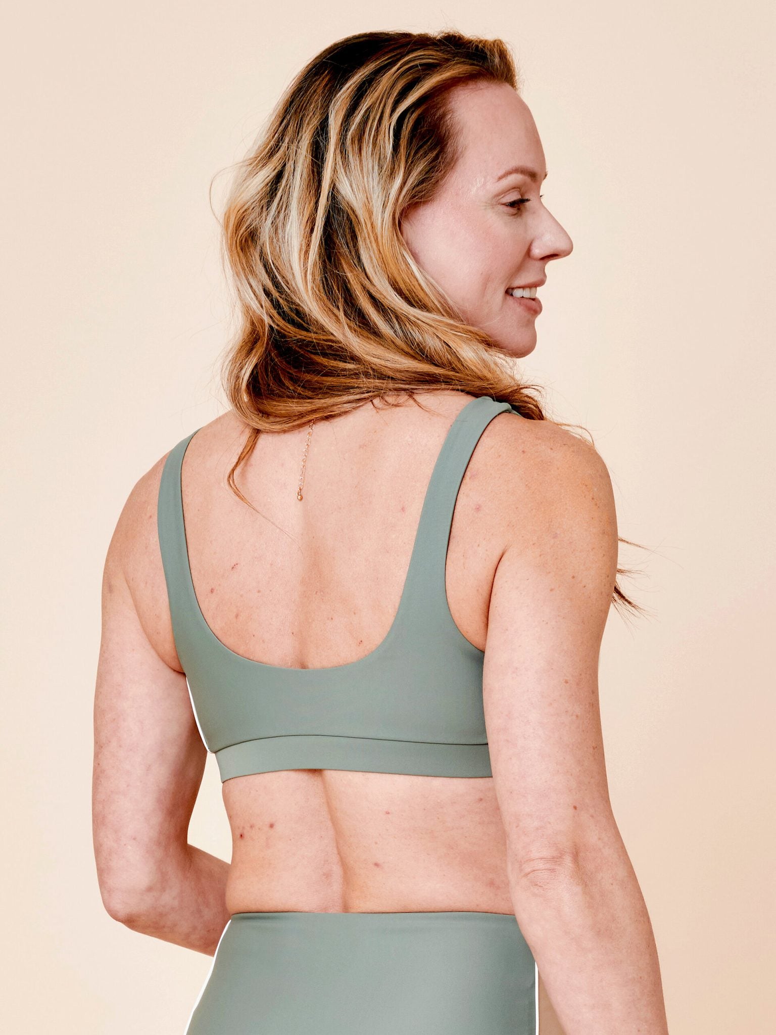 Agung Colorblock sporty bikini top - Army/Sand