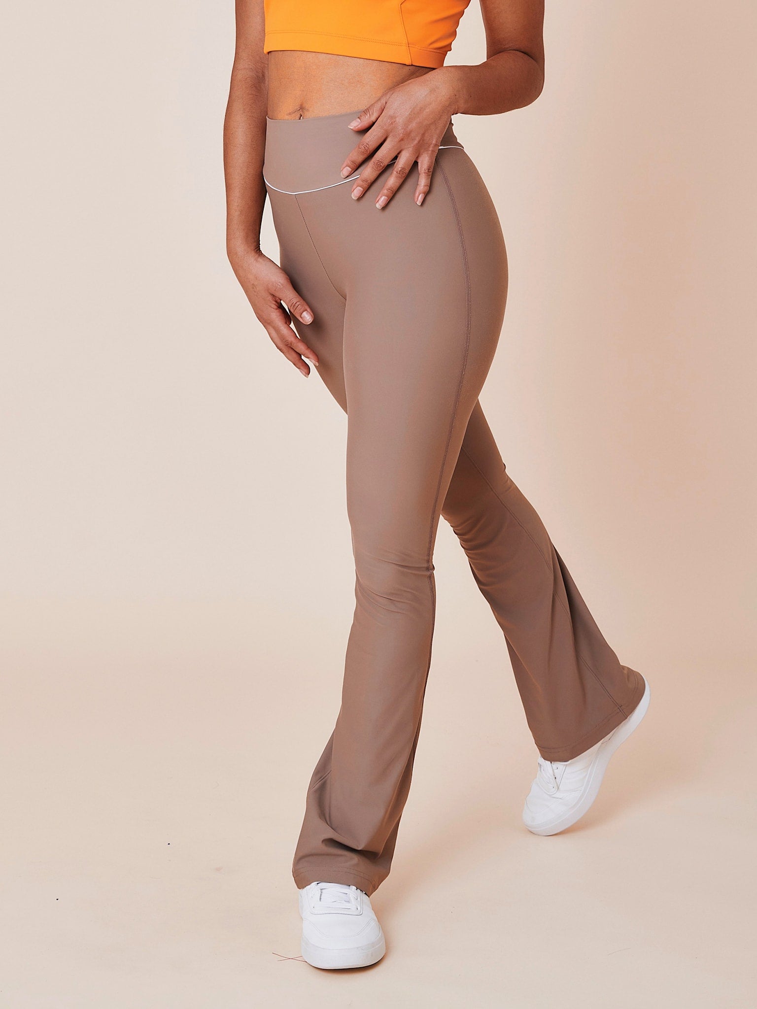 Peak high-waist flared brushed leggings - Hazel