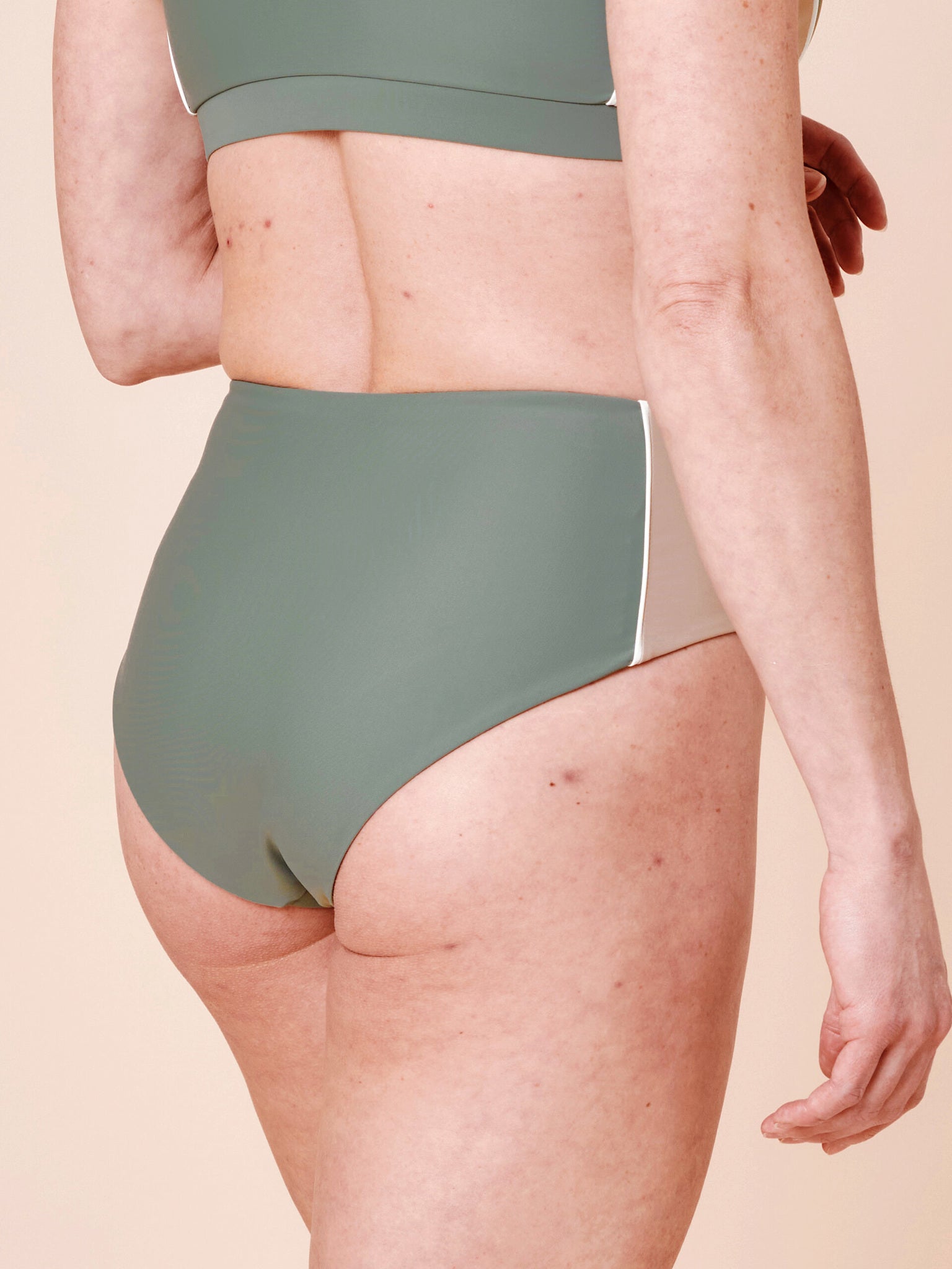 Ubud Colorblock high-waisted bikini bottom - Army/Sand