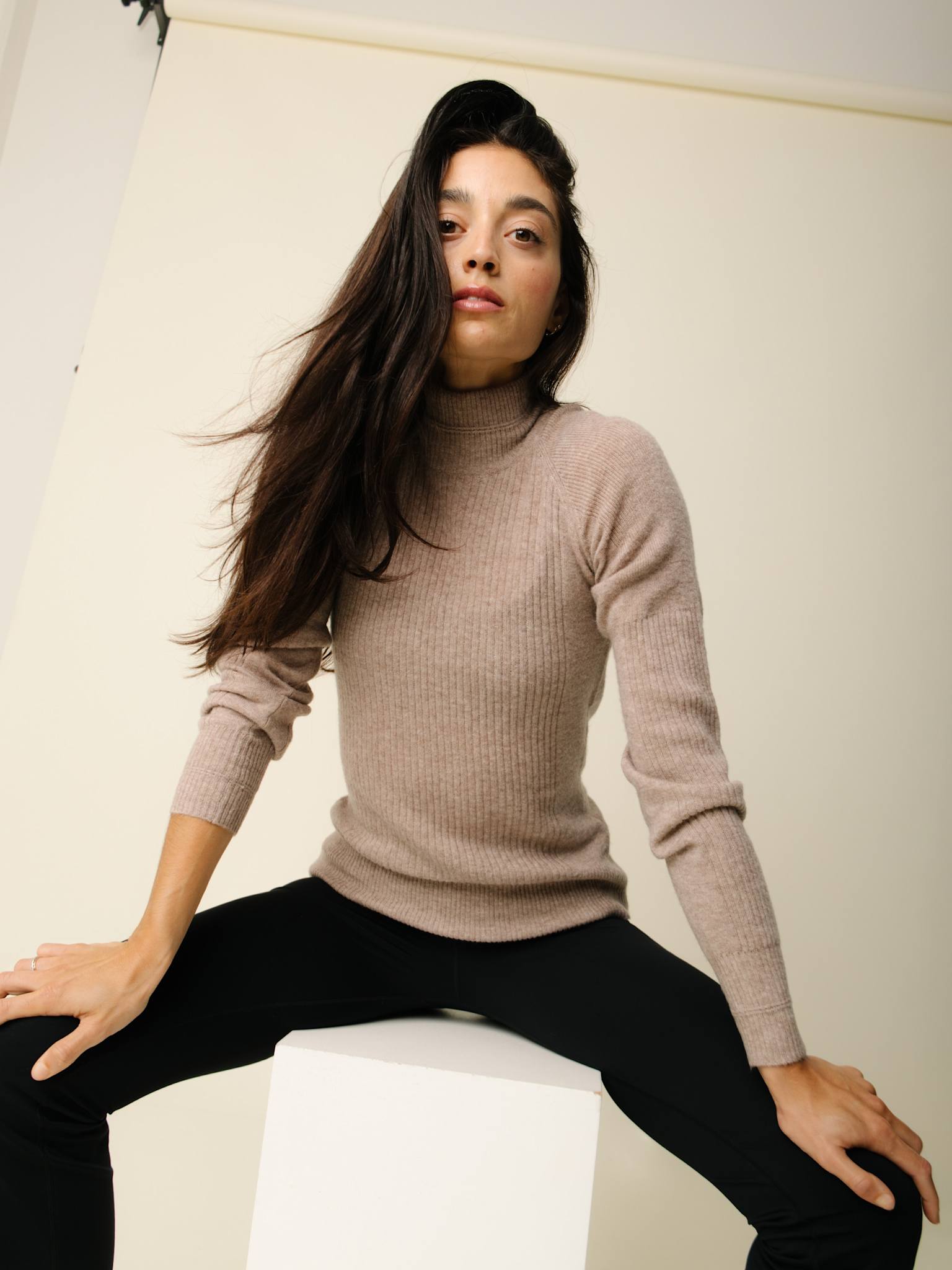 Vilda turtleneck cashmere blend sweater - Hazel